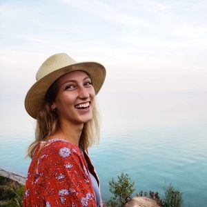 Meet your Posher, Emily